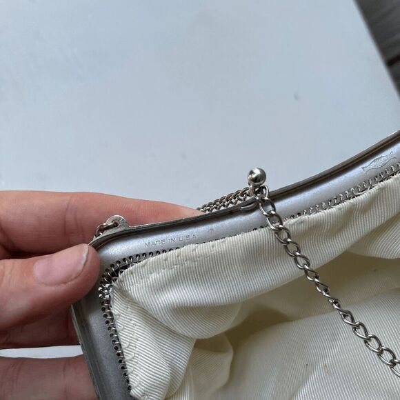 Vintage Whiting & Davis Silver Mesh Kisslock Bag – Made in USA – 7" x 3.75" - Picture 8 of 16